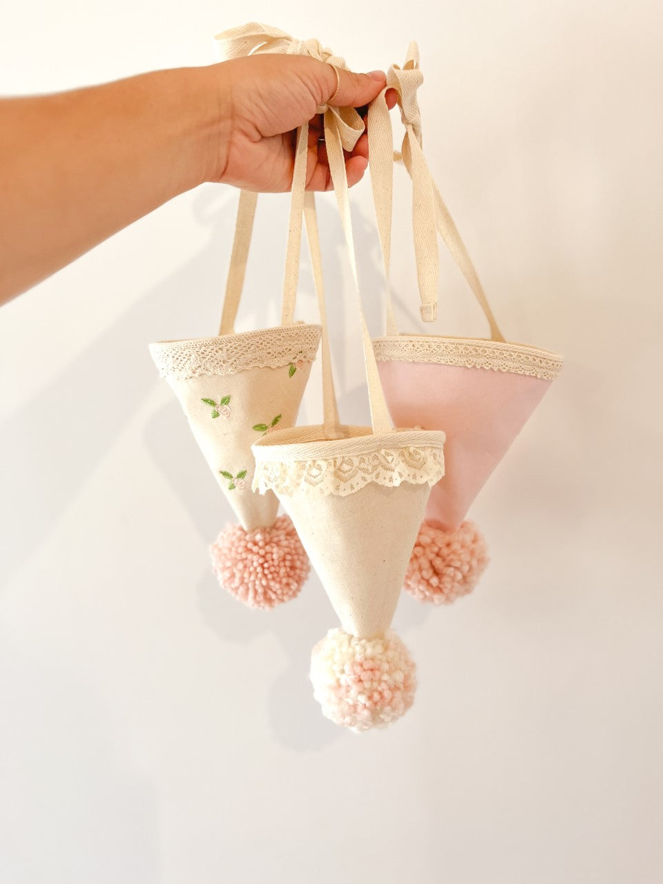 Chapeau de fête avec broderie