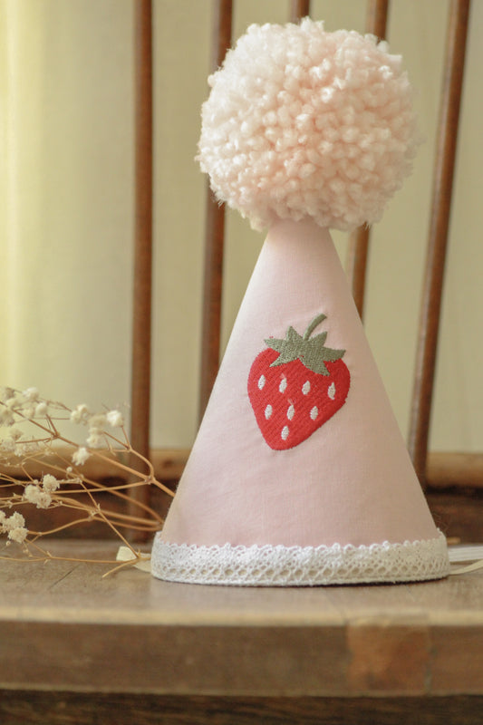 Chapeau de fête thématique fraise