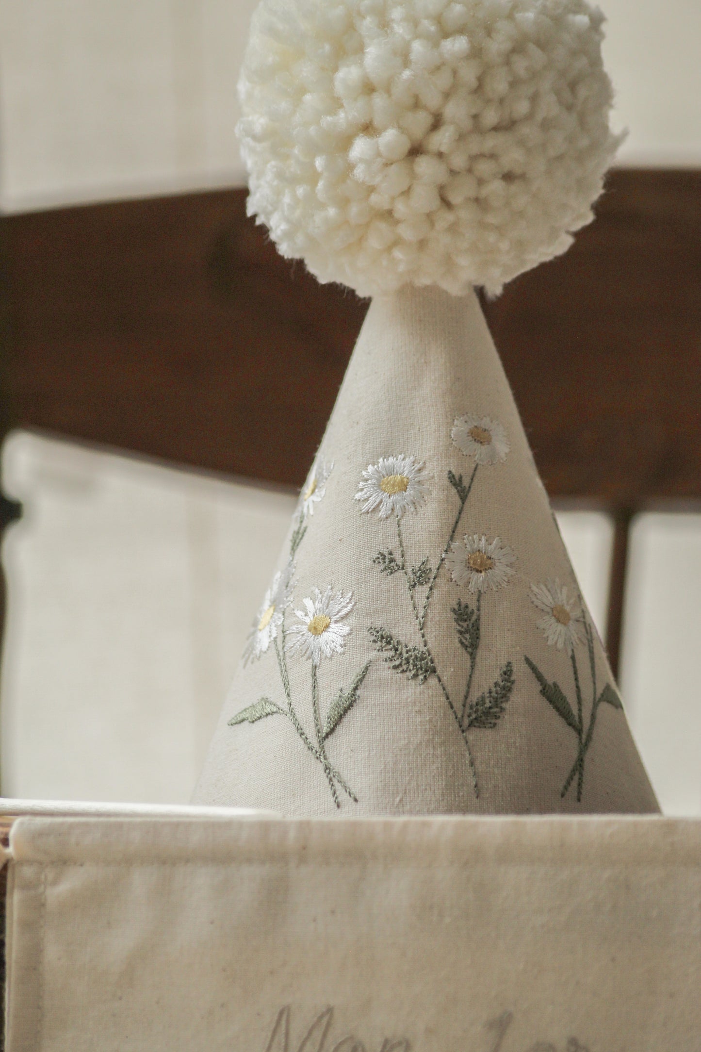 Chapeau brodé marguerites multiples
