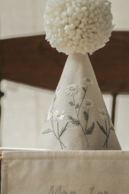 Chapeau brodé marguerites multiples