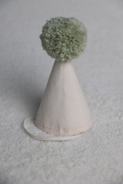 chapeau beige - pompon sauge