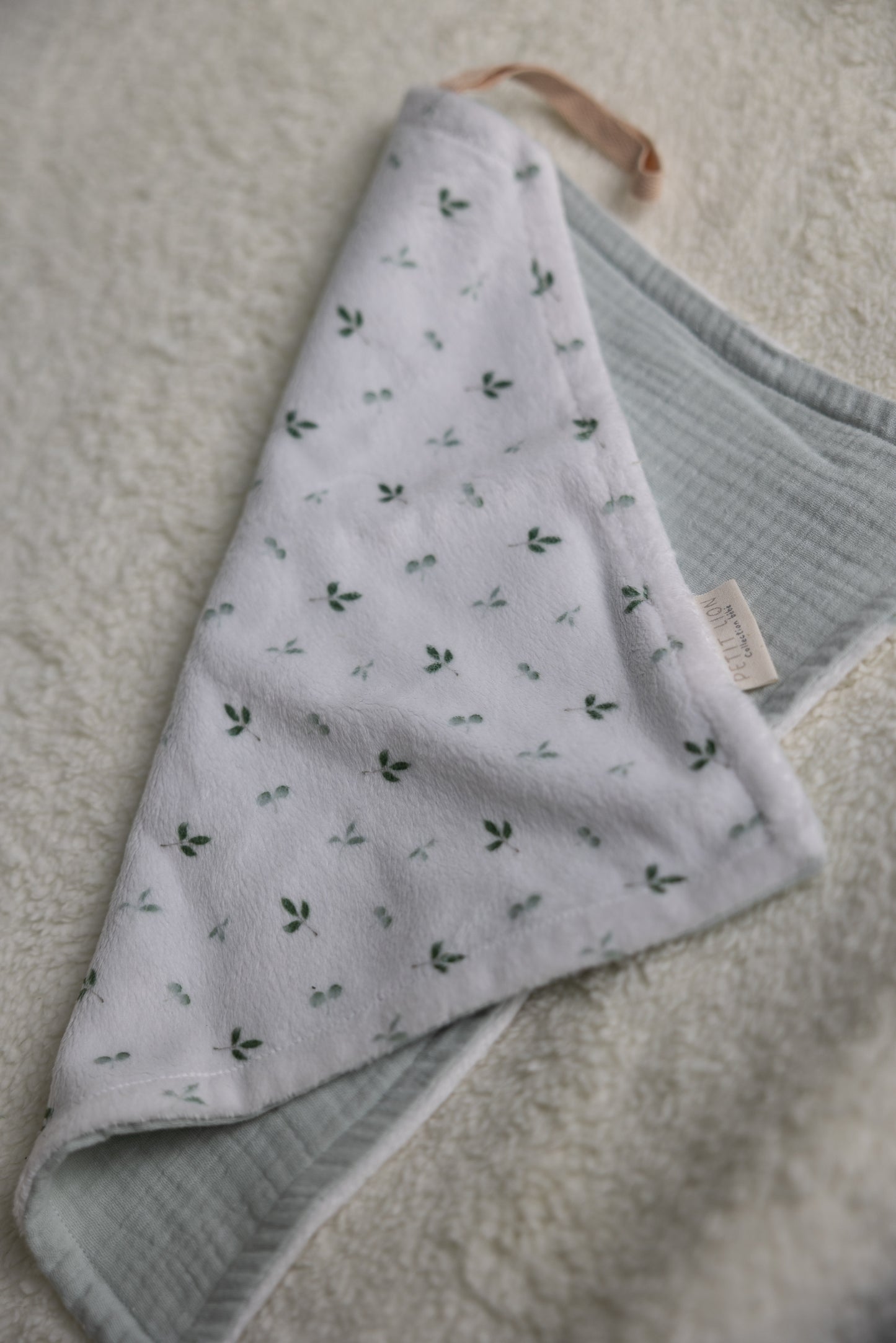 Doudou attache-suce