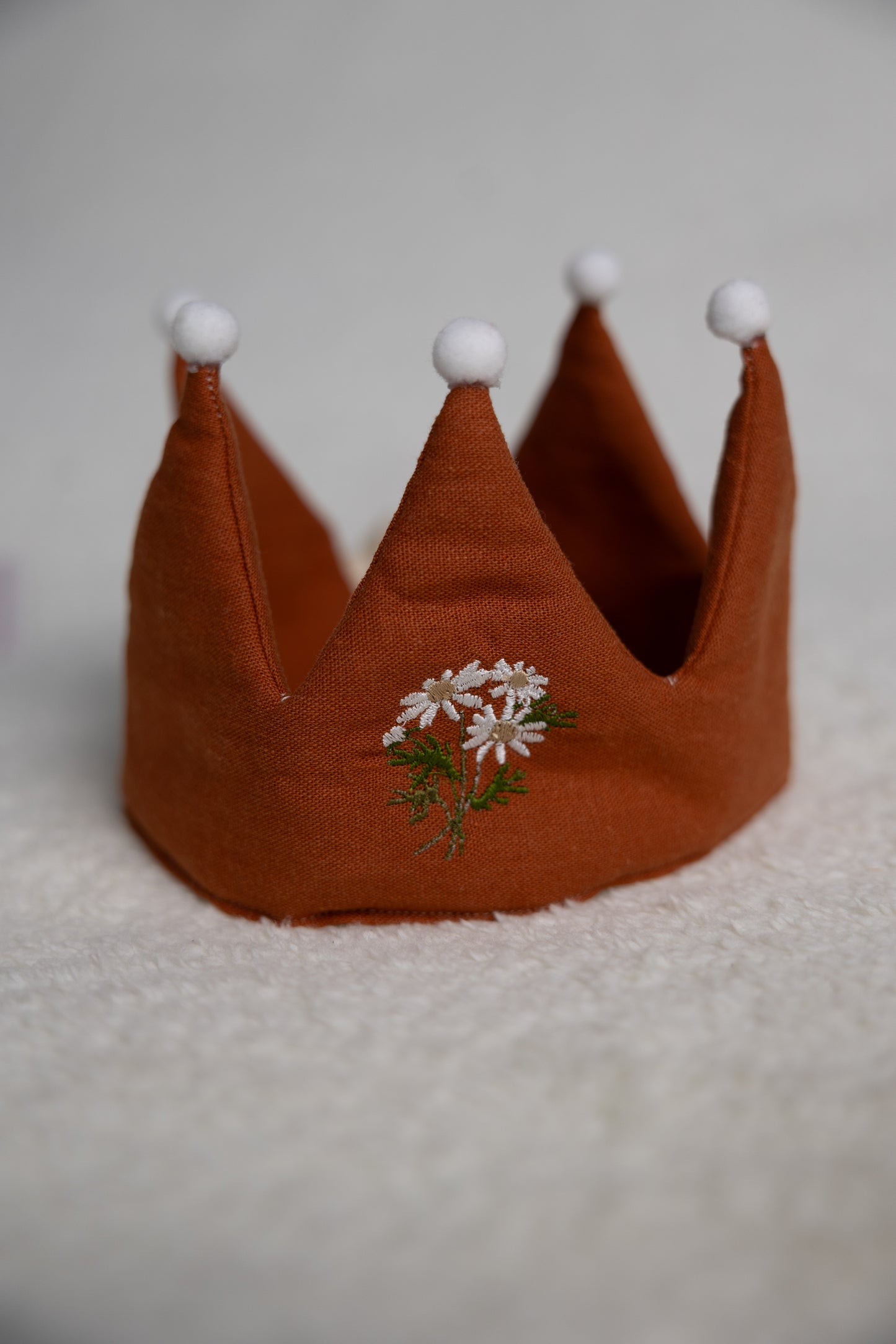 Couronne terracota brodée